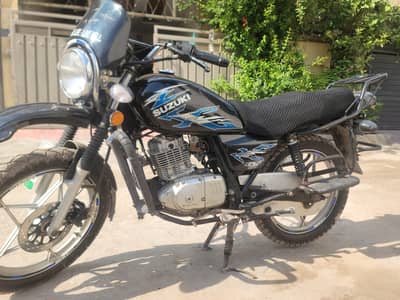 Suzuki GS 150 SE immaculate condition is up fr saale urgently