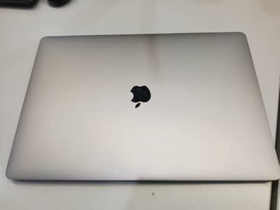 *MacBook Pro (16-inch, 2019)*,
