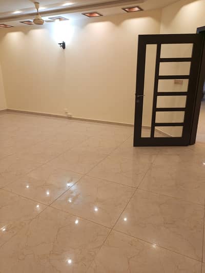 Spacious 1 Kanal Ground Portion for Rent