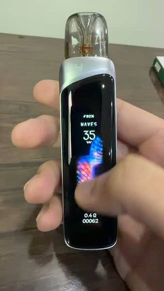 G4 Caliburn Pro Pod Vape Silver 10/10 2 coils 3 day used Full Box