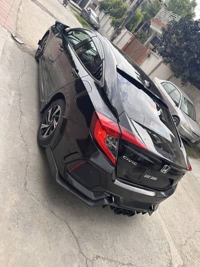 Honda civic UG top of the line total genuine.