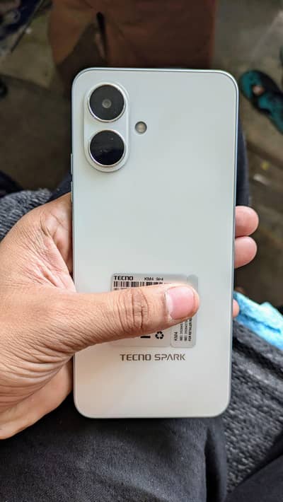 Spark Go 2 4+4/128 Gb