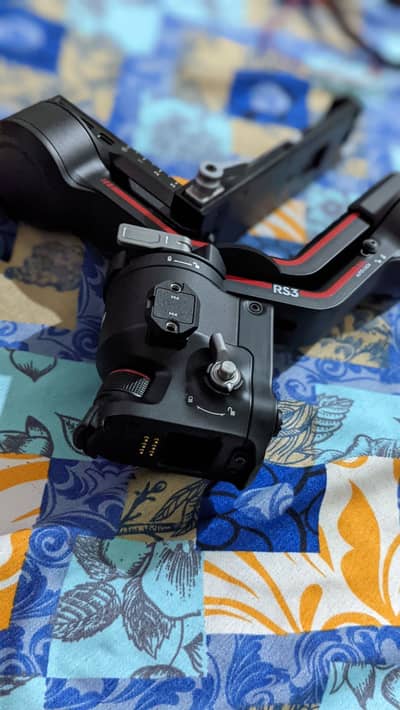 DJI RS3 For Sale in Awesome Condition Hardly Used 3 to 4 Times