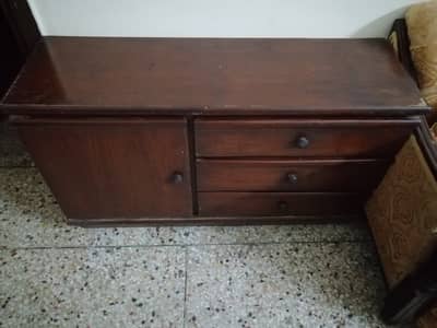 Drawers and dressing table