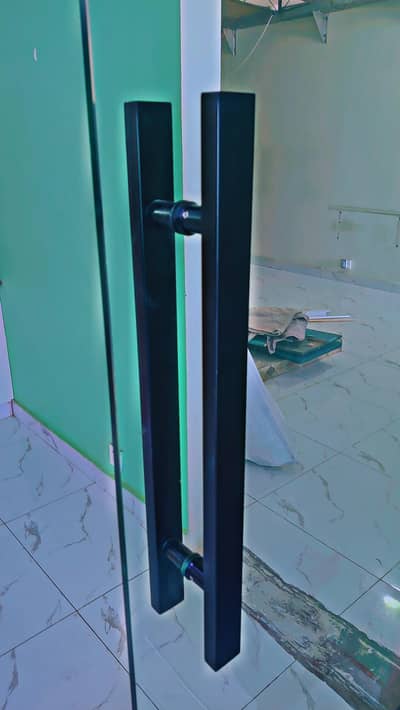 High-Quality Tempered Glass Door for Sale (Good Condition)