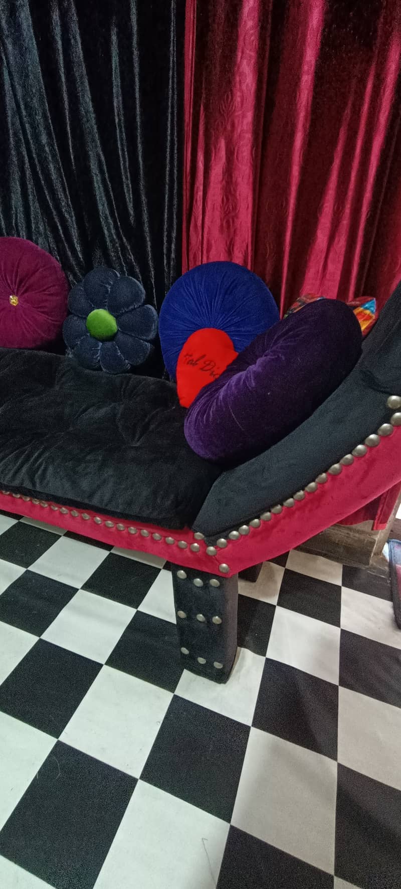 Round sofa 1