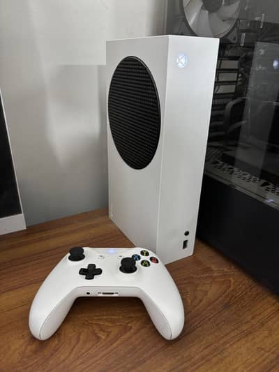 Xbox Series S 512GB with Controller