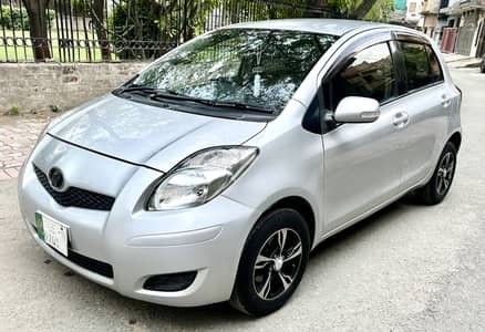 Toyota vitz Antique piece with 8 Airbags