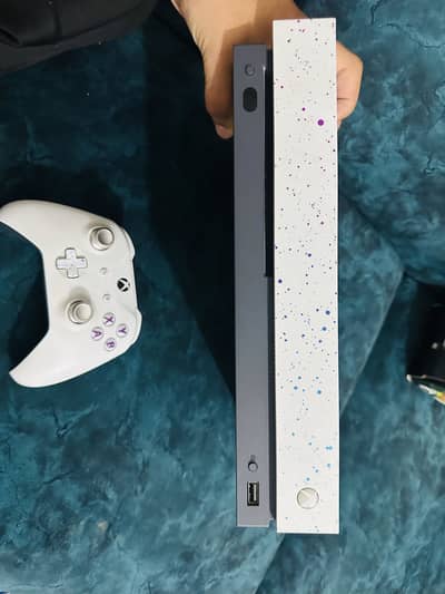 Xbox ONE X hyperspace edition 1 tb