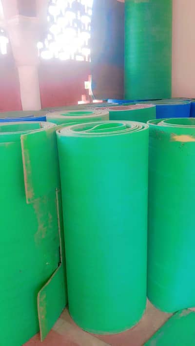 Masjid k qaleen for sale hain achi condition mn foam samet