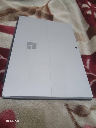 Microsoft Surface Pro 4 i5 6th Gen 8/256