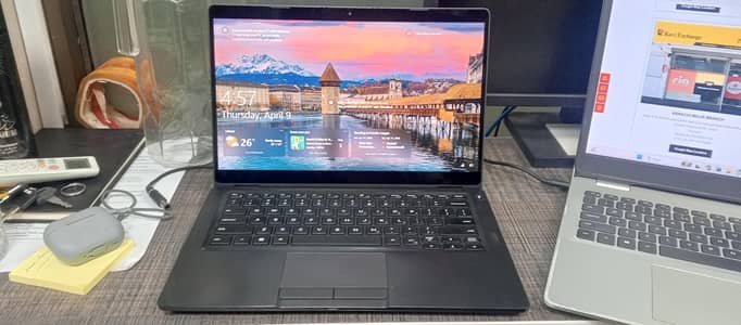 Core i7 Dell 8 generation Laptop Touch pad