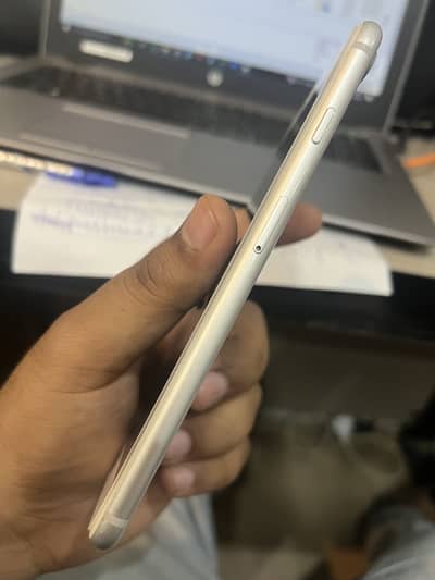 I phone 8 plus (256 GB) battery abi change krwai ha