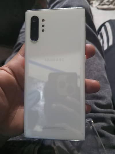 I am selling my Samsung note 10 plus 5g Patch mobile