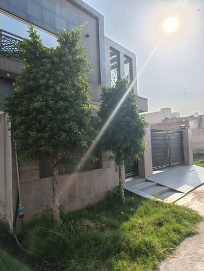 10 Marla Beautiful House Available For Sale