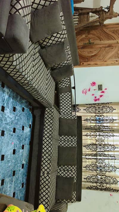 used L shaped sofa in a brilliant condition.