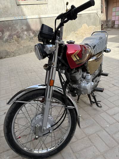 Honda CG125 Golden edition Model 2025 like brand new zero scratches