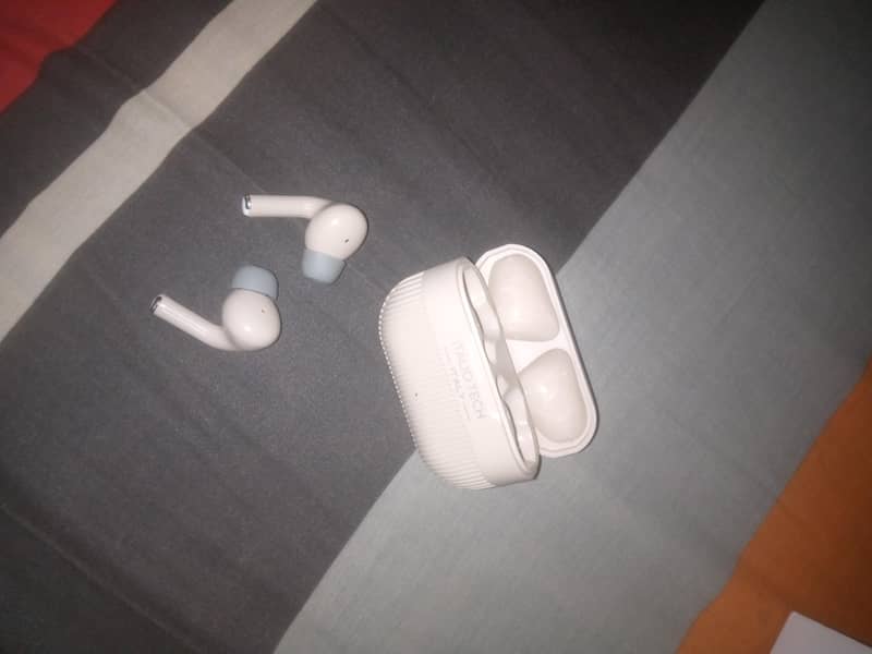 Earbuds 2