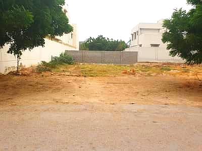 260 Sq Yards Corner Plot Prime Location For Sale In Sector Q Gulshan-e-Maymar