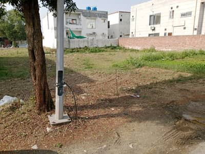 IDEAL LOCATION INVESTOR PRICE PLOT FOR SALE/ TIP PH2 1 KANAL PLOT FOR SALE