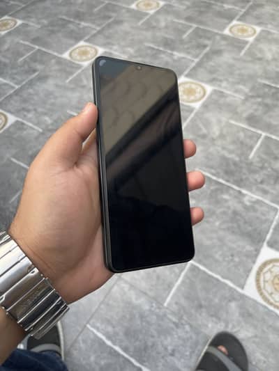 Vivo y04 for sale 6+ 128 gb with box charger in warranty