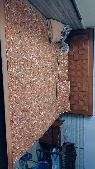 Bed dressing very good condition for sale