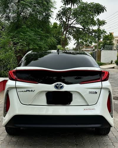 Toyota Prius PHV