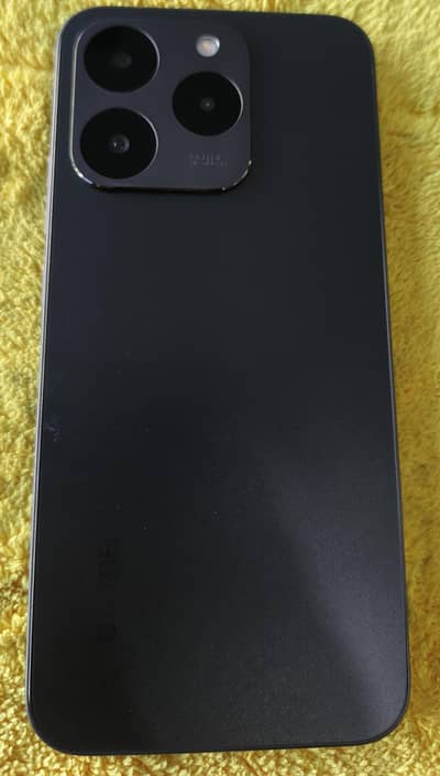 Realme 15T 5G 8/256  K sath.  Saaf condition No Scratches