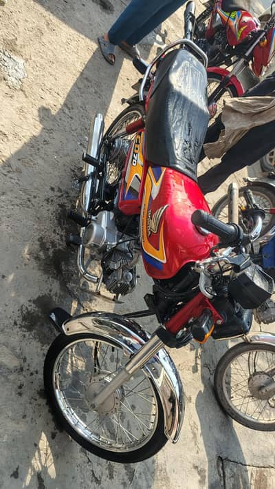 new bike lush condition 1st owner nam