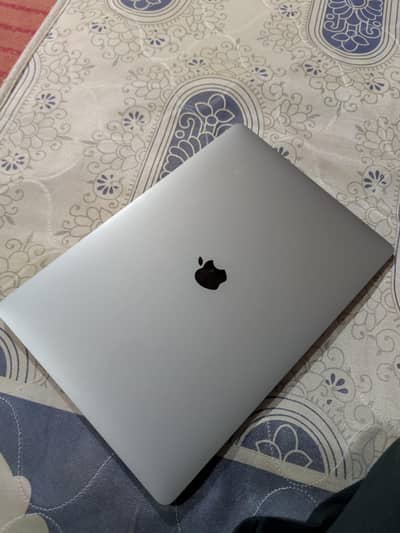 MacBook pro 2019