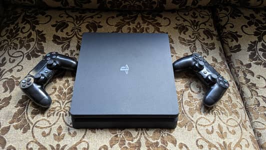 Ps4 1TB Jailbreak with 2 orignal controllers
