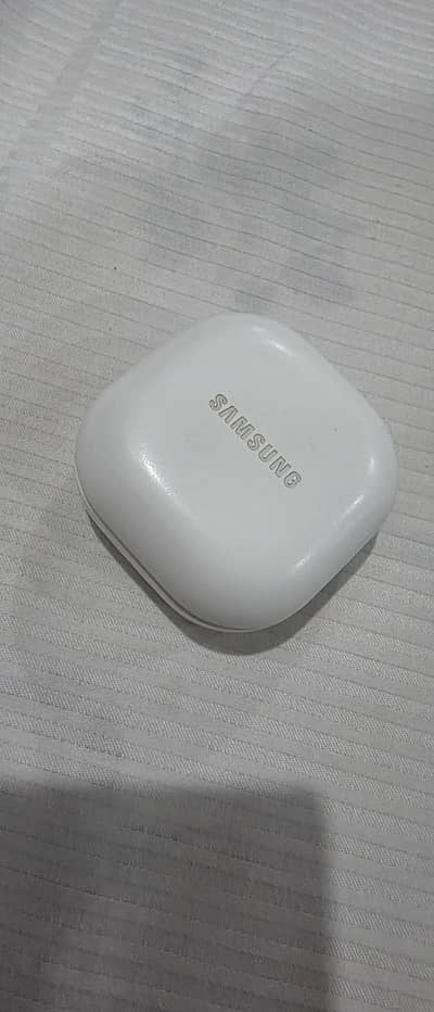samsyng galaxy buds2 pro  white color