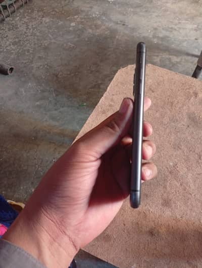 iPhone 11 Non pta jv ( exchange possible )