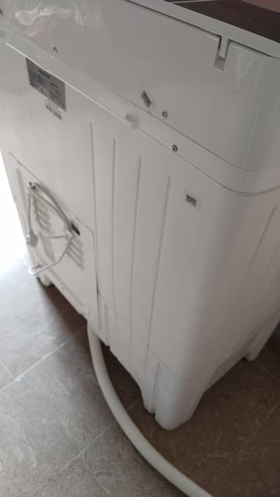 Selling My washing machine twin tub Kenwood newly purchased 1 week ago