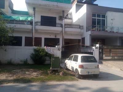 i-8 Beautiful Ground with Besment For Rent.