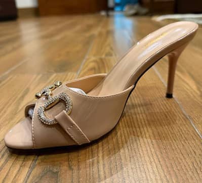 Julke Beige Heels | Brand New