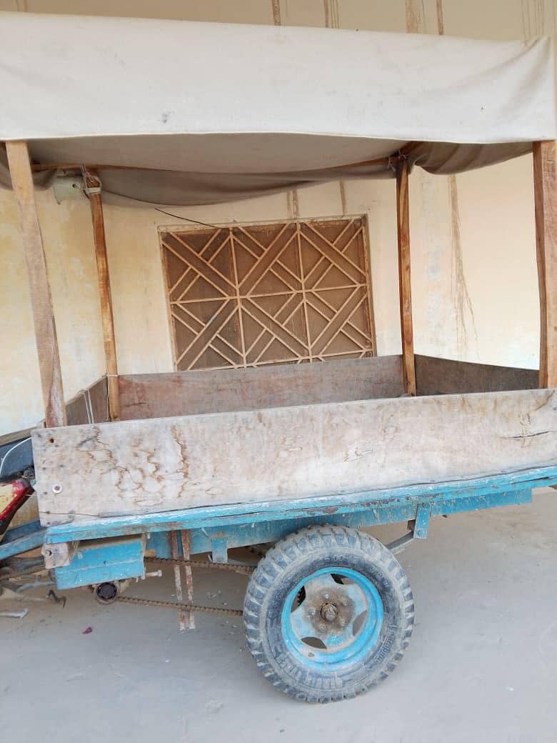 پھٹہ رکشہ لوڈنگ کے لیے 0