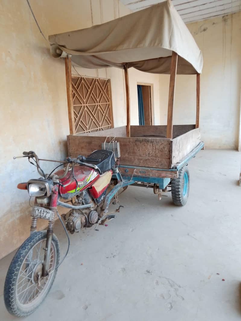 پھٹہ رکشہ لوڈنگ کے لیے 8