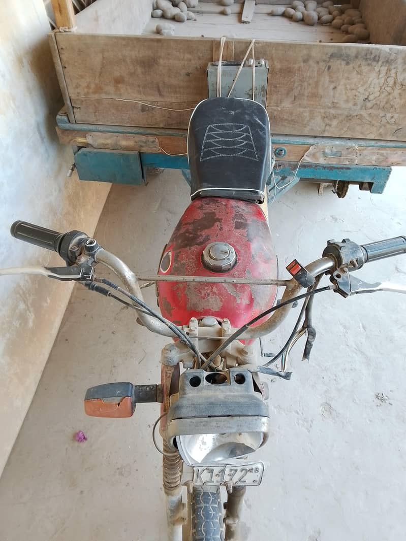 پھٹہ رکشہ لوڈنگ کے لیے 11