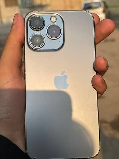 I phone 13 pro 10 by 10 battery health 88 face id true tone ok