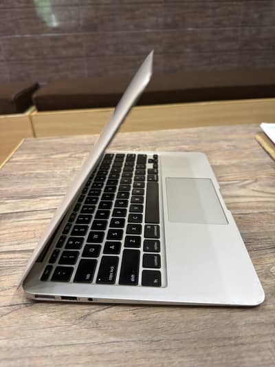 MacBook  AIR 2013 Model