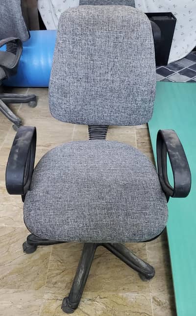 Office Chair for Sale – Comfortable & Durable – Good Condition