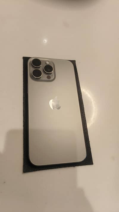 iPhone 16 pro Max 256GB Natural Titanium.