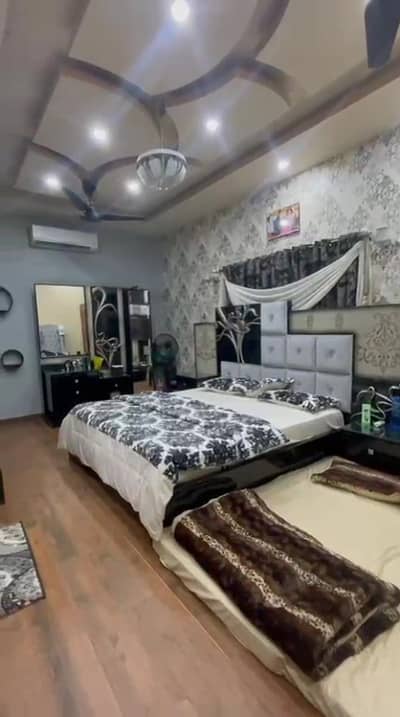 Ready to Move | 6 Bedrooms | 240 Sq Yards | Block 2 | Near Paradise Bakery