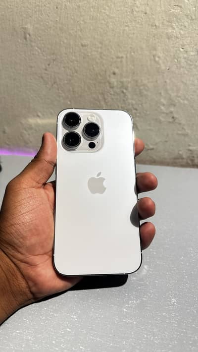 I PHONE 14 PRO white Colour 