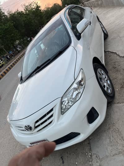 Toyota Corolla XLi 2011 2 piece touchup white color petrol