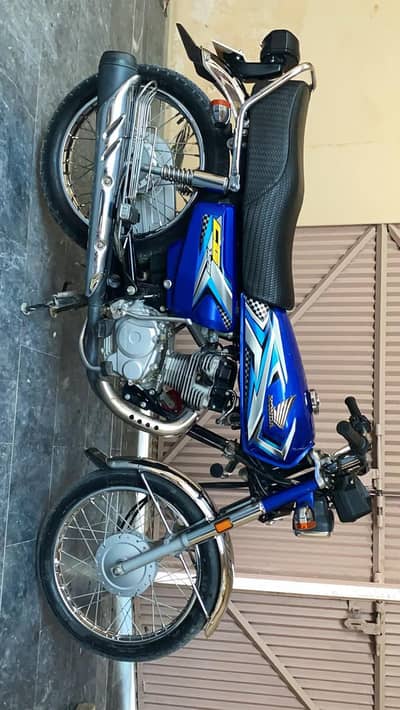 available for sell new condition 10/10 bike