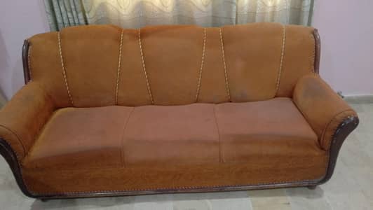 4 sale 5 seater sofa set used but condition achi ha
