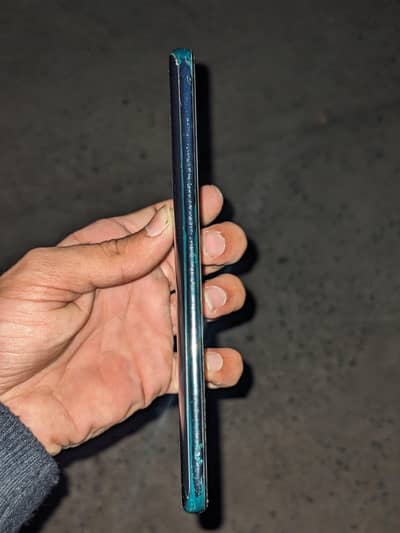 10/8 condition 4/128gb official pta approved