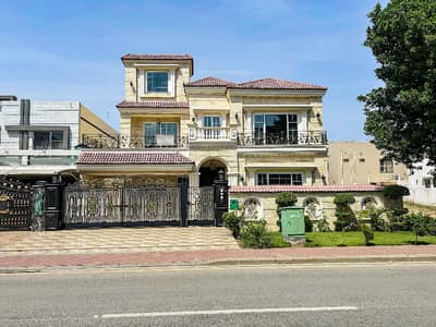 House Of 1 Kanal Is Available For sale In Bahria Town - Jasmine Block, Lahore
